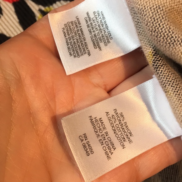 Printed cardigan. Nine West. Tie and buttons. - Picture 6 of 7